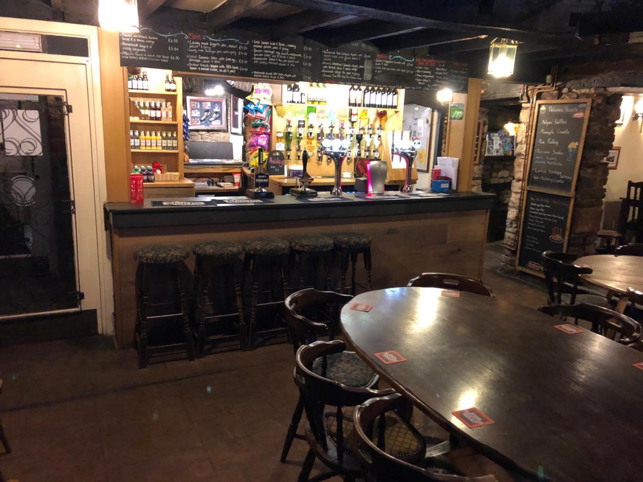 The Crosskeys Inn Usk Exterior foto