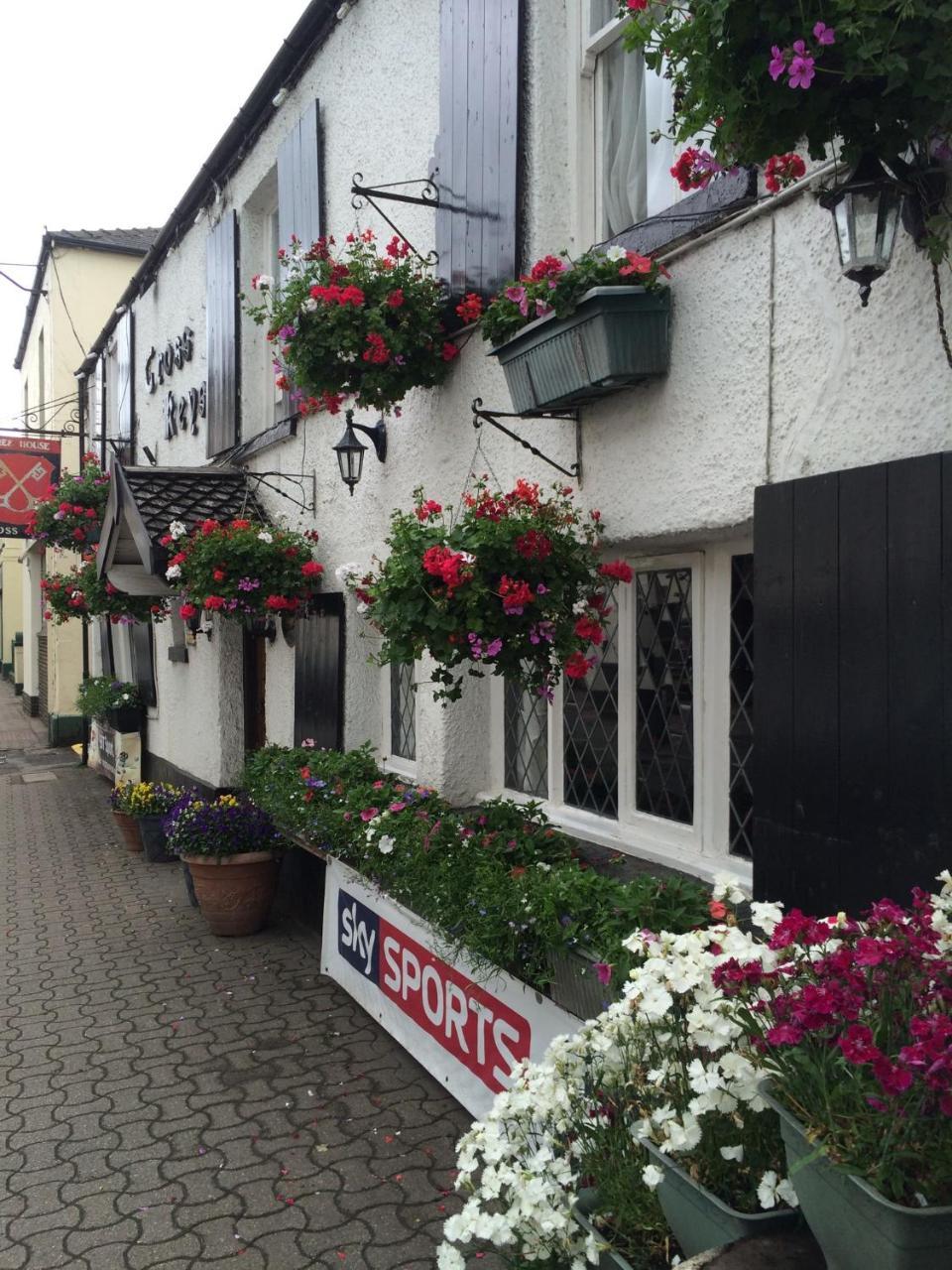 The Crosskeys Inn Usk Exterior foto